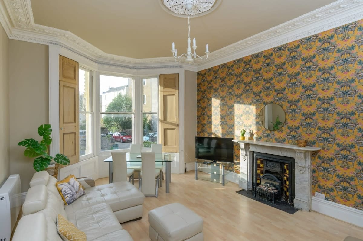 Gorgeous Apartment Seconds from Seafront, Clevedon — Clevedon, England — vacation rental
