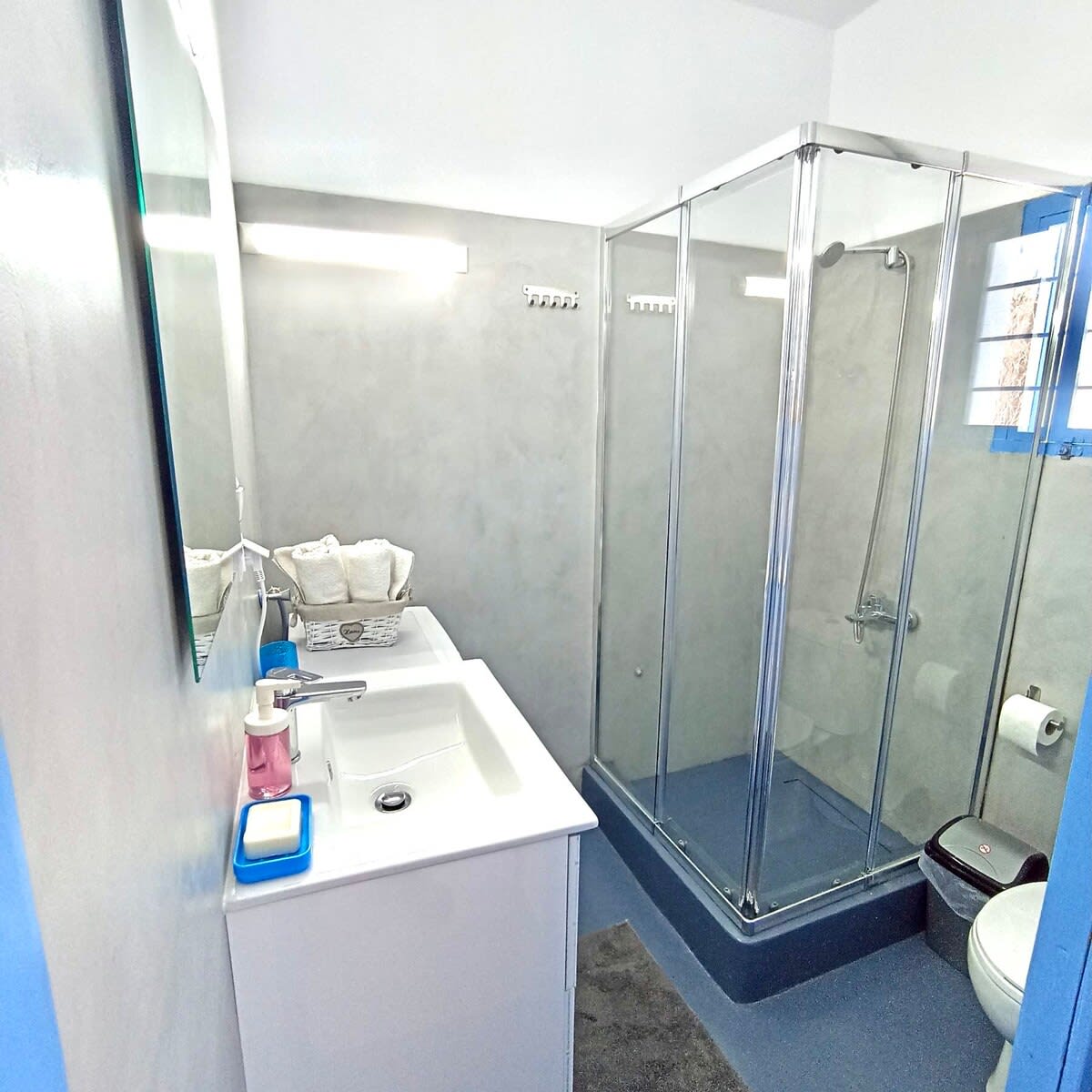 Amazing Blue Marsis Apartment in Paros in Paros — photo 4