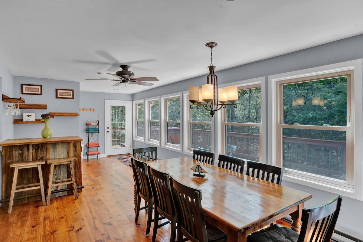 Log Cabin | King Beds | Lake Access