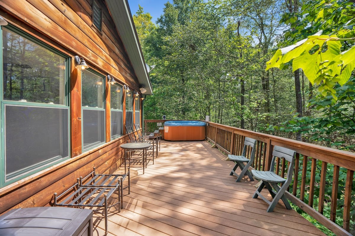 Log Cabin | King Beds | Lake Access
