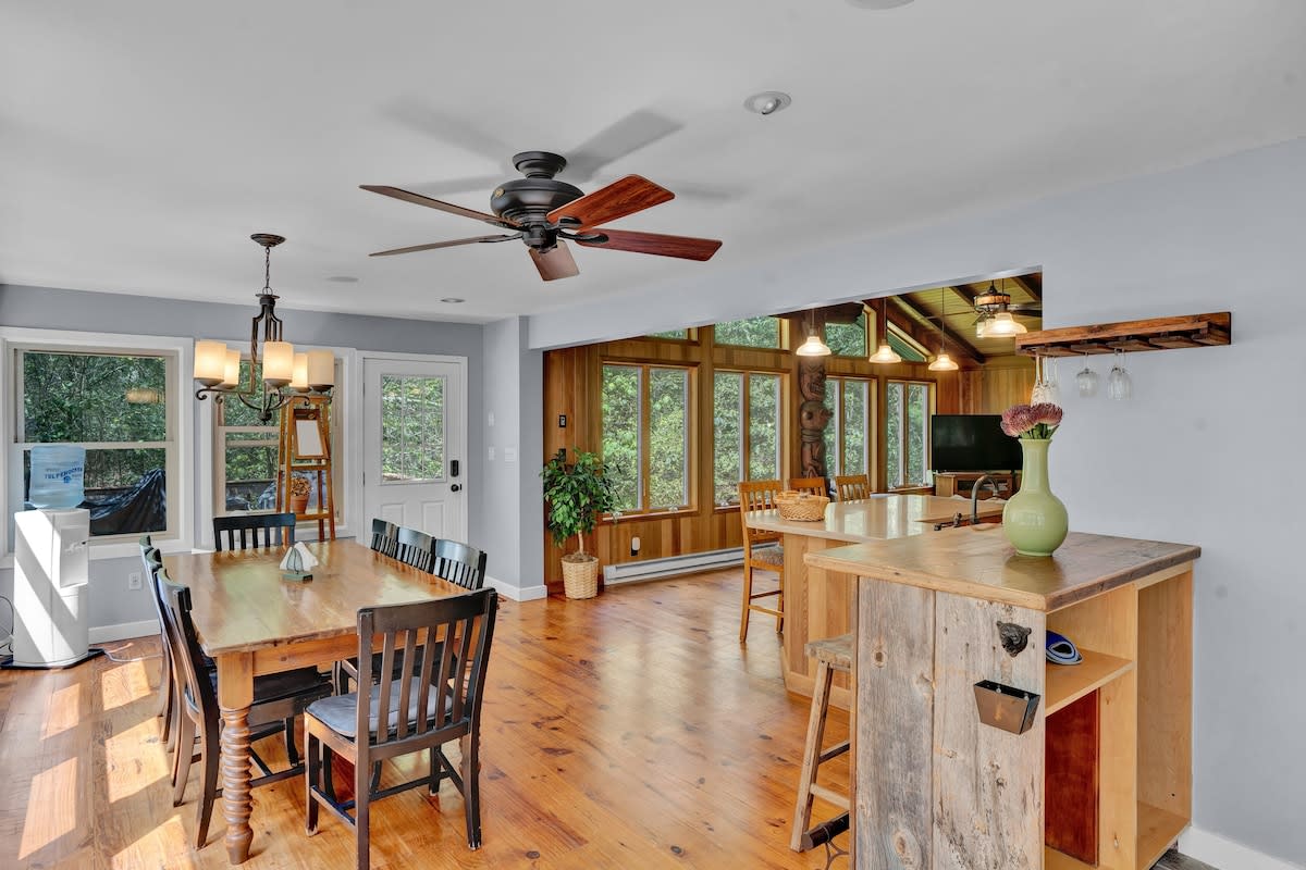 Log Cabin | King Beds | Lake Access