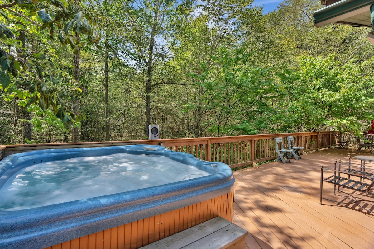 Log Cabin | King Beds | Lake Access