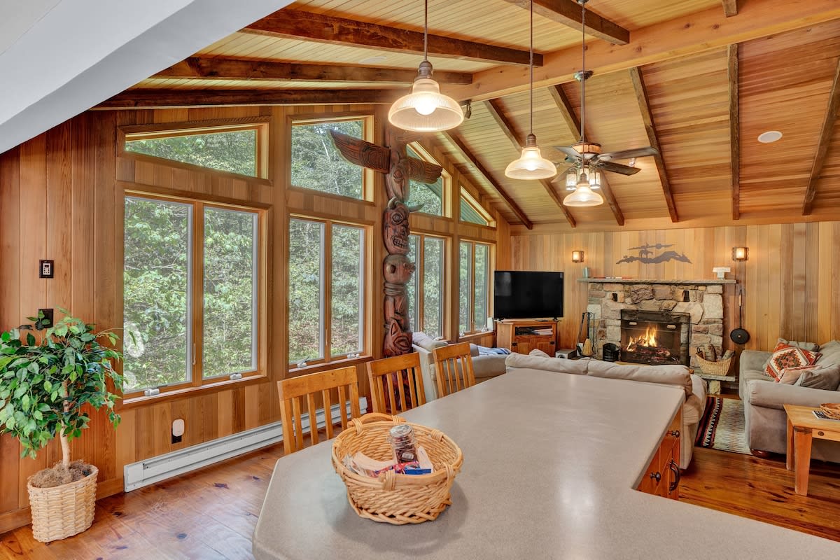 Log Cabin | King Beds | Lake Access