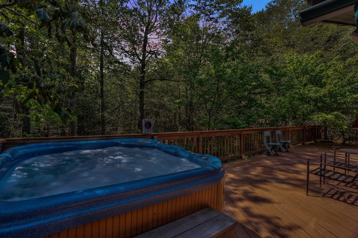 Log Cabin | King Beds | Lake Access