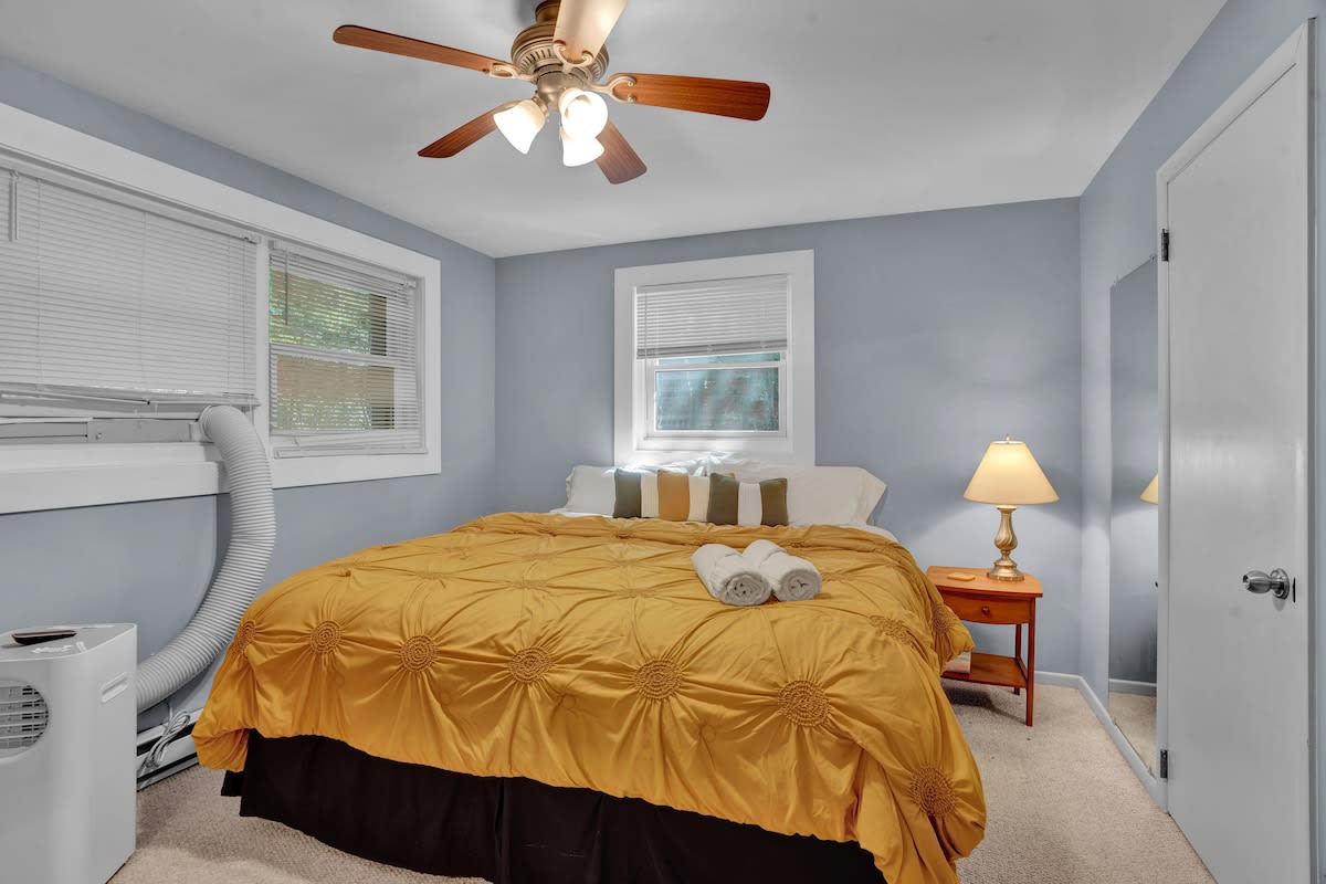 Log Cabin | King Beds | Lake Access