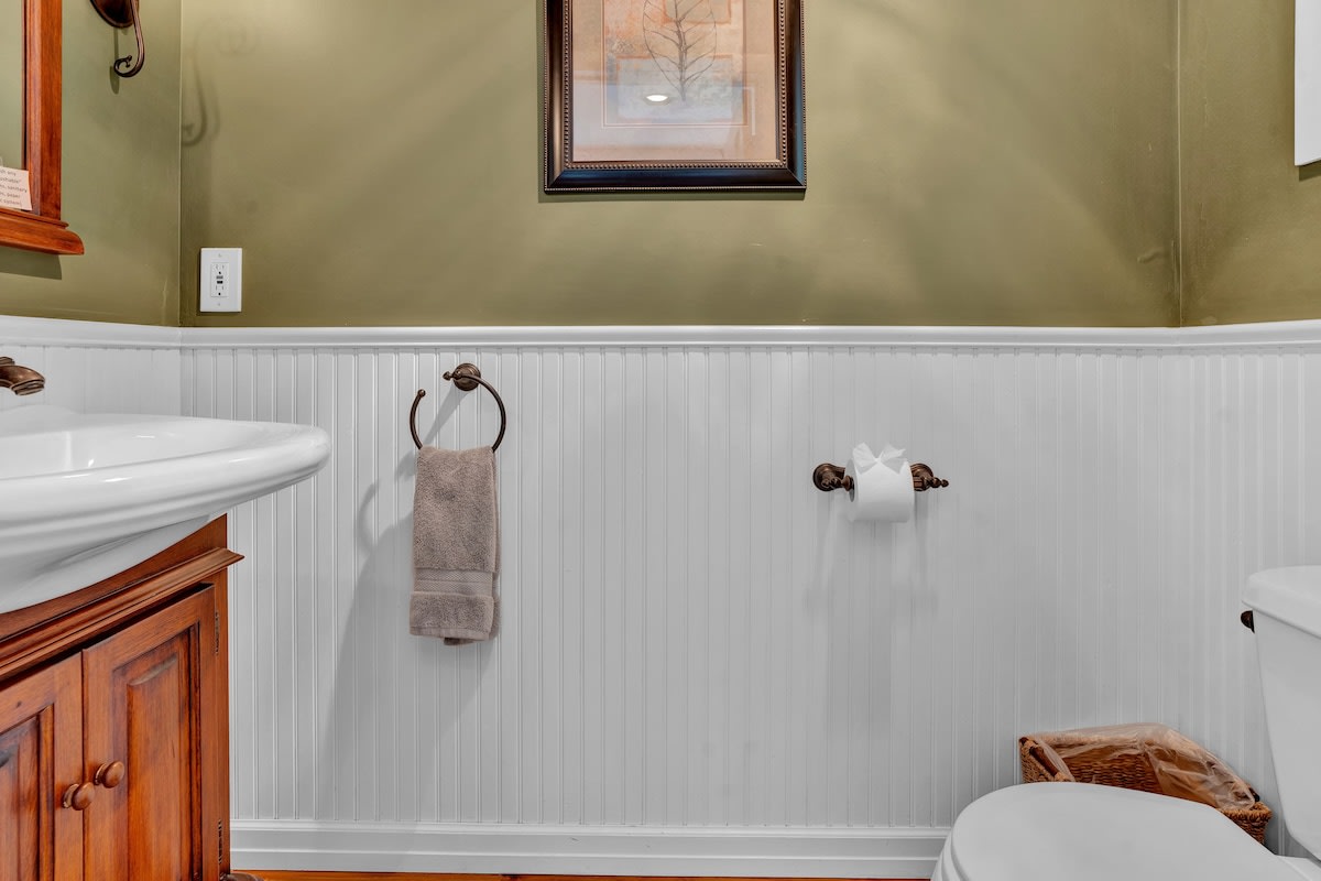 Log Cabin | King Beds | Lake Access