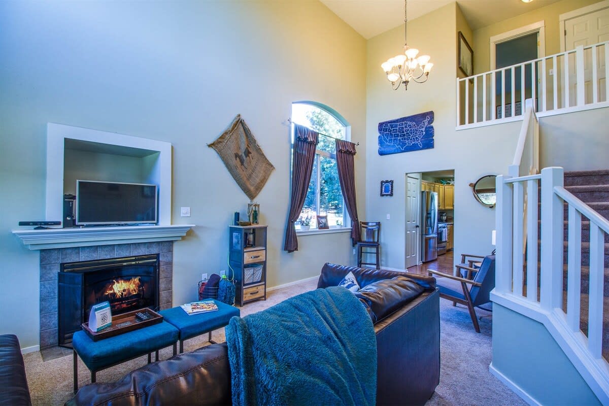 Bend Hideaway w/ Huge Yard, Hot Tub & Bikes — Bend, OR — vacation rental