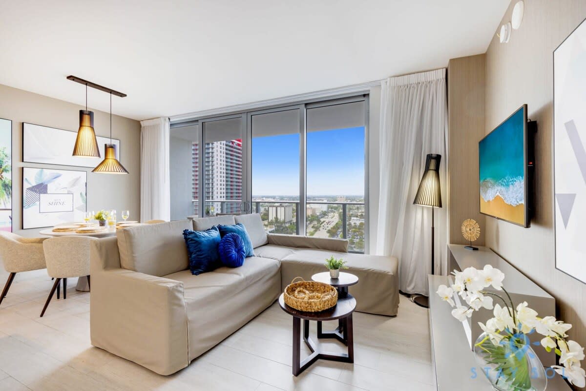 Luxury 1Br-Front Intracoastal View Balcony+ Pools