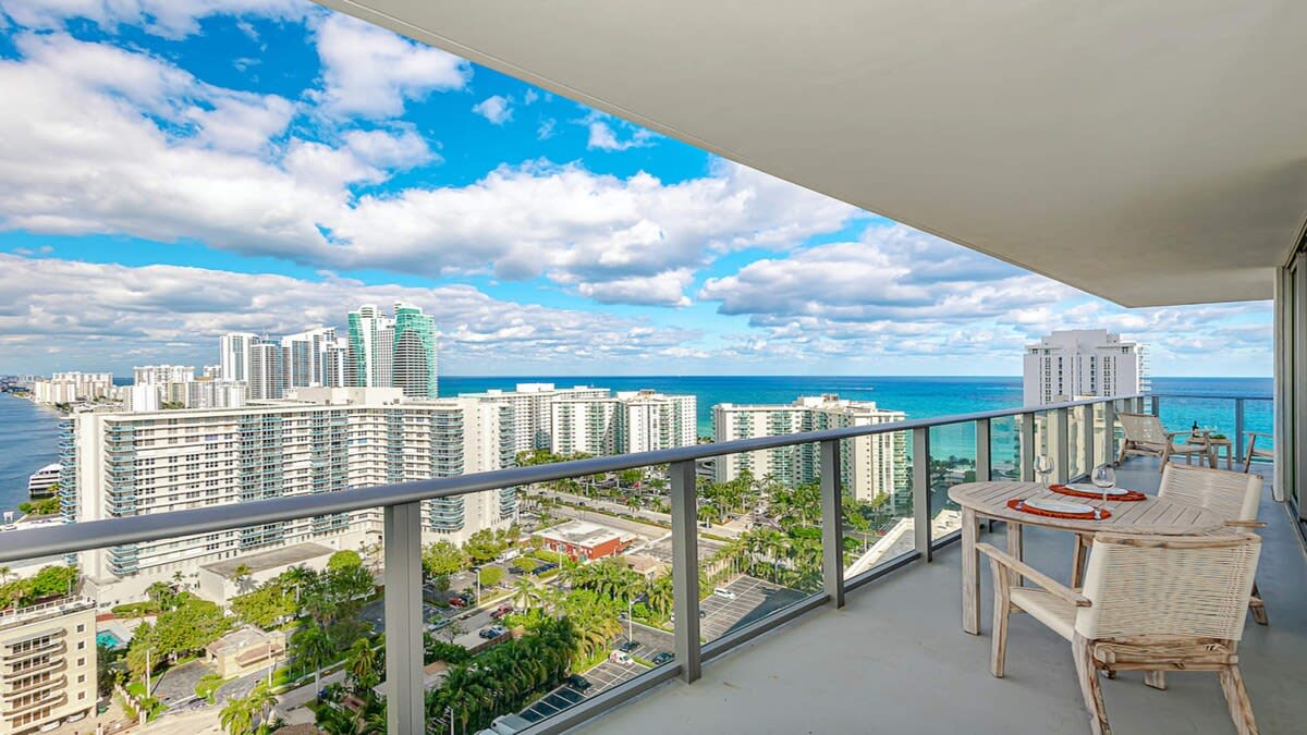 High-Floor with Stunning Views–Luxury Condo| Pools - Foto 1