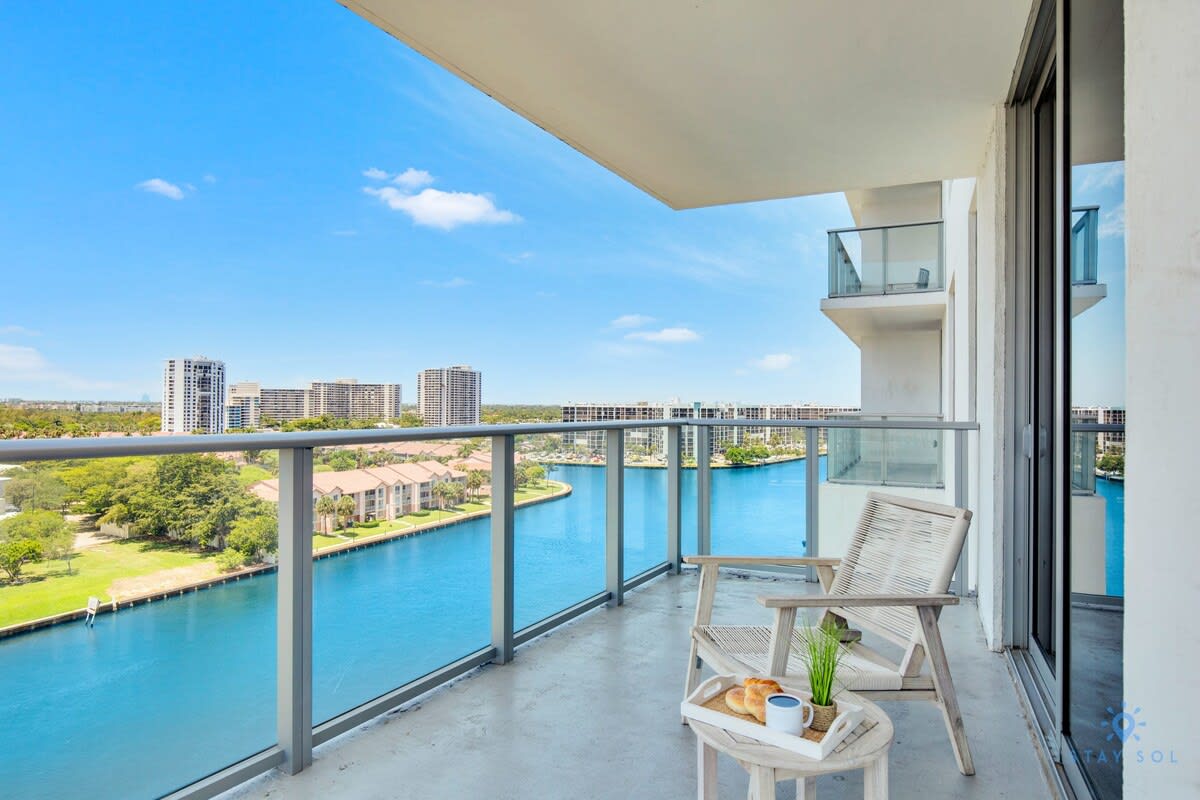 Luxury 3 Br- Front Intercostal View|Amazing Pools - Foto 1