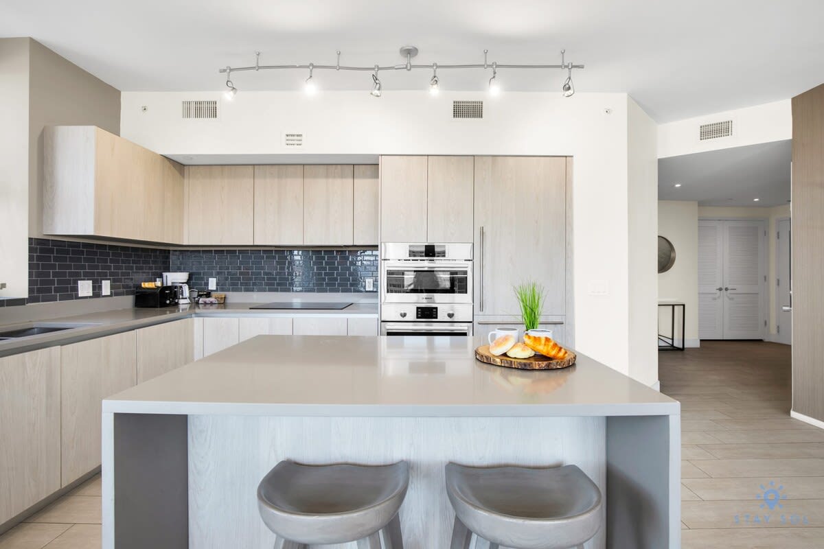 Luxury 3 Br- Front Intercostal View|Amazing Pools