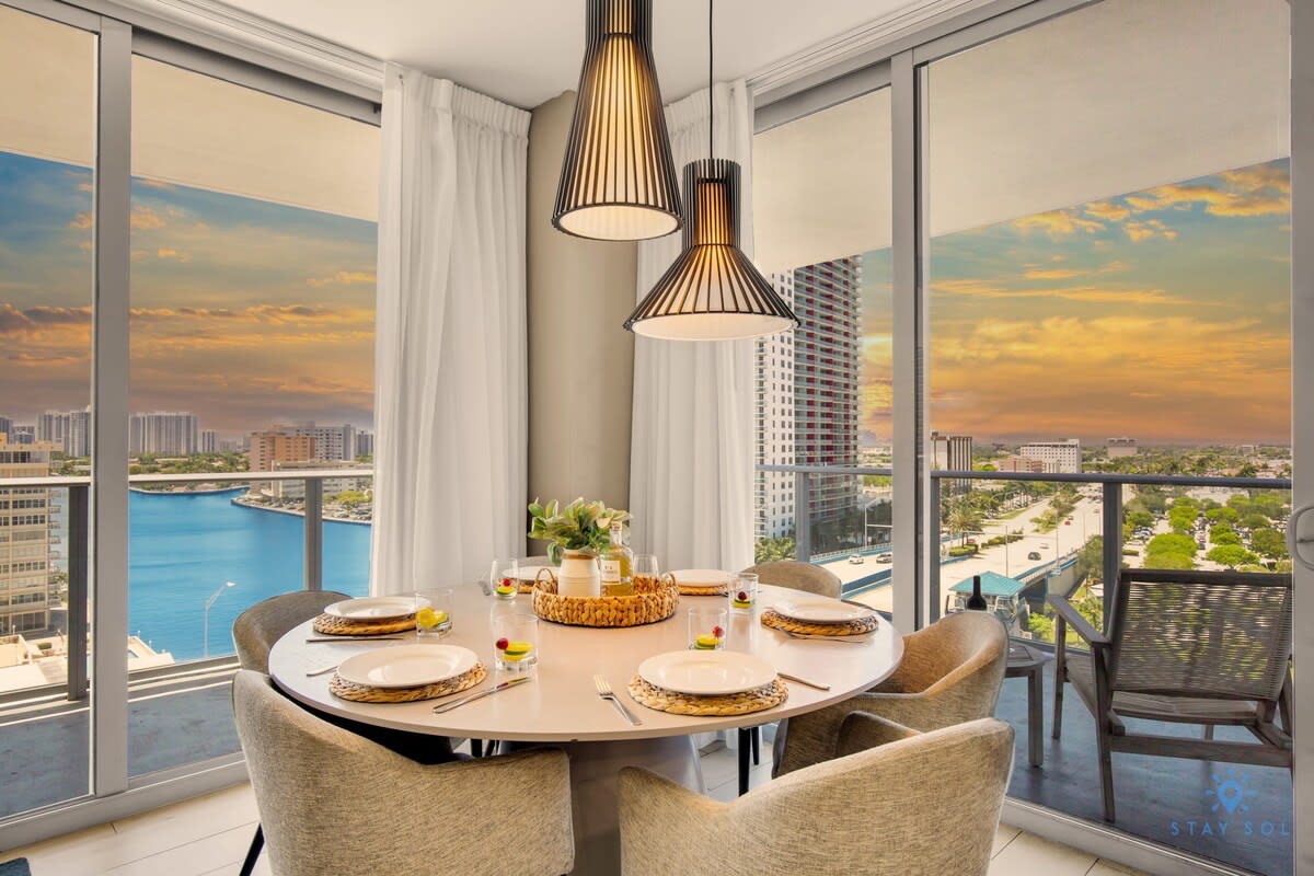 Luxury 3 Br- Front Intercostal View|Amazing Pools
