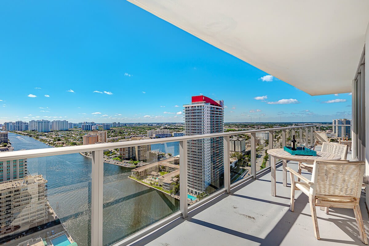 Luxury 3 Br|Corner Balcony|Panoramic View+ Pools - Foto 1