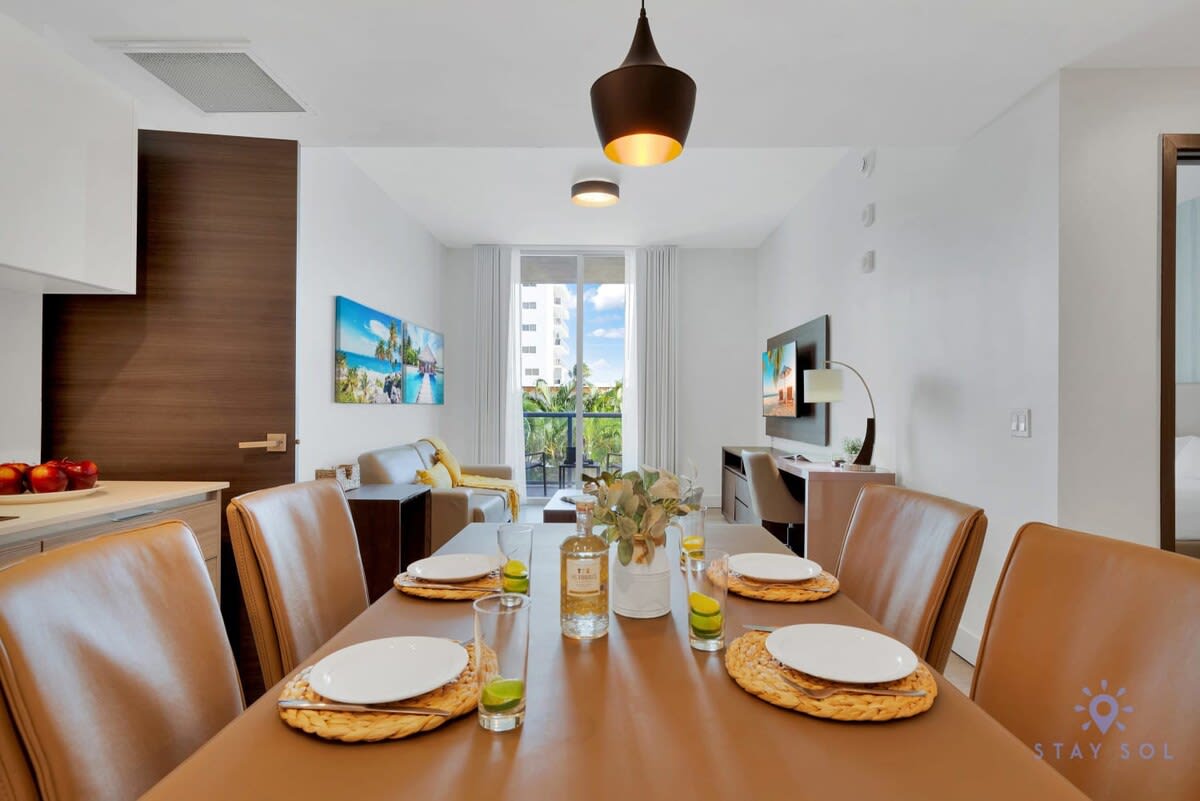 Best Stay–Rooftop Pool  & Hot Tub|Hollywood Beach