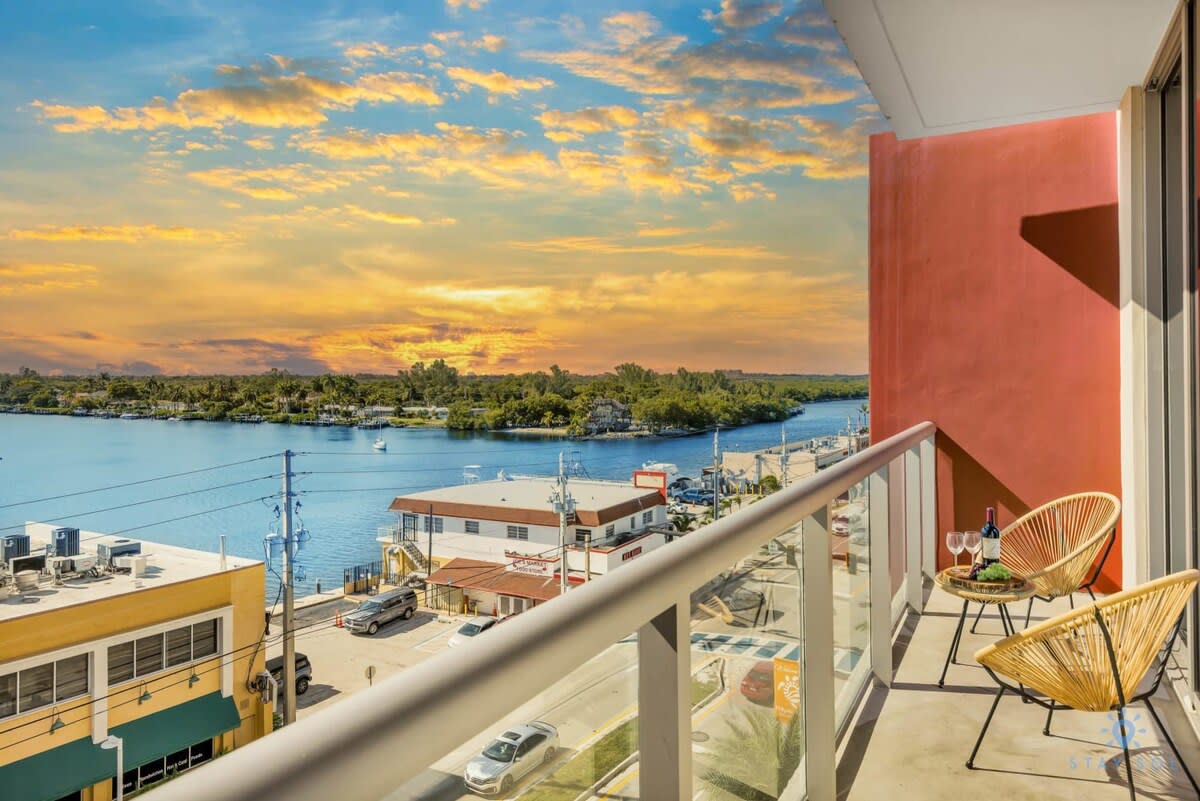 Hollywood Beach|Front Bay View  - Amazing Pool - Photo 1