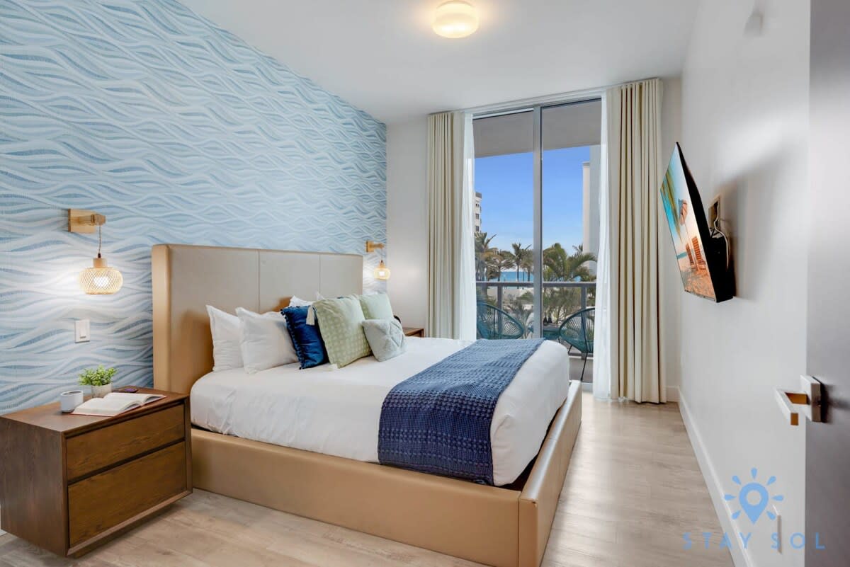 Rooftop Pool & Hot Tub + Gym|Hollywood Beach