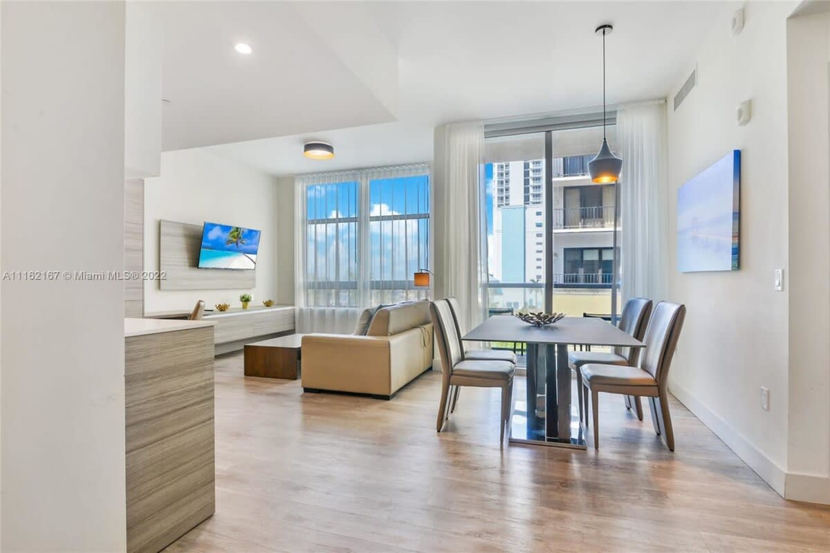 Near Beach| Rooftop Pool| Hot Tub|Broad–walk — Hollywood, FL — vacation rental