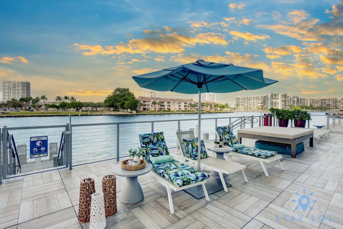Wrap Around Balcony: Insane Views+ Amazing Pools - Picture 47