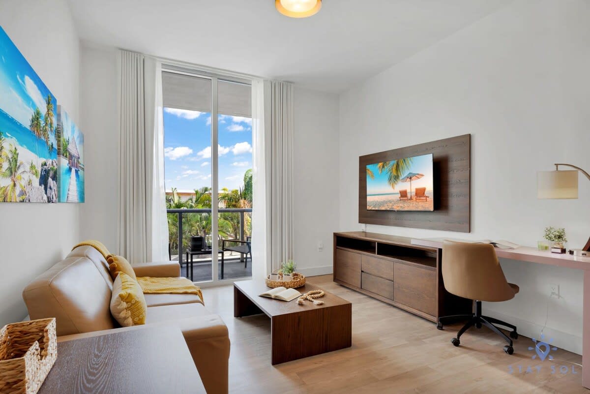 Best Stay–Rooftop Pool & Hot Tub|Hollywood Beach