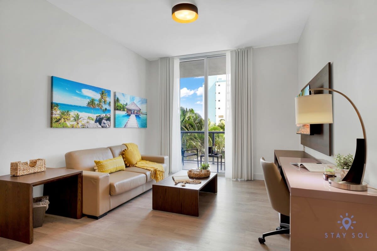 Best Stay–Rooftop Pool & Hot Tub|Hollywood Beach