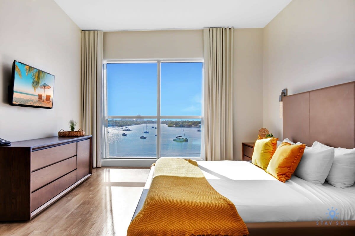 Bay View | Rooftop Pool + Gym | Hollywood Beach