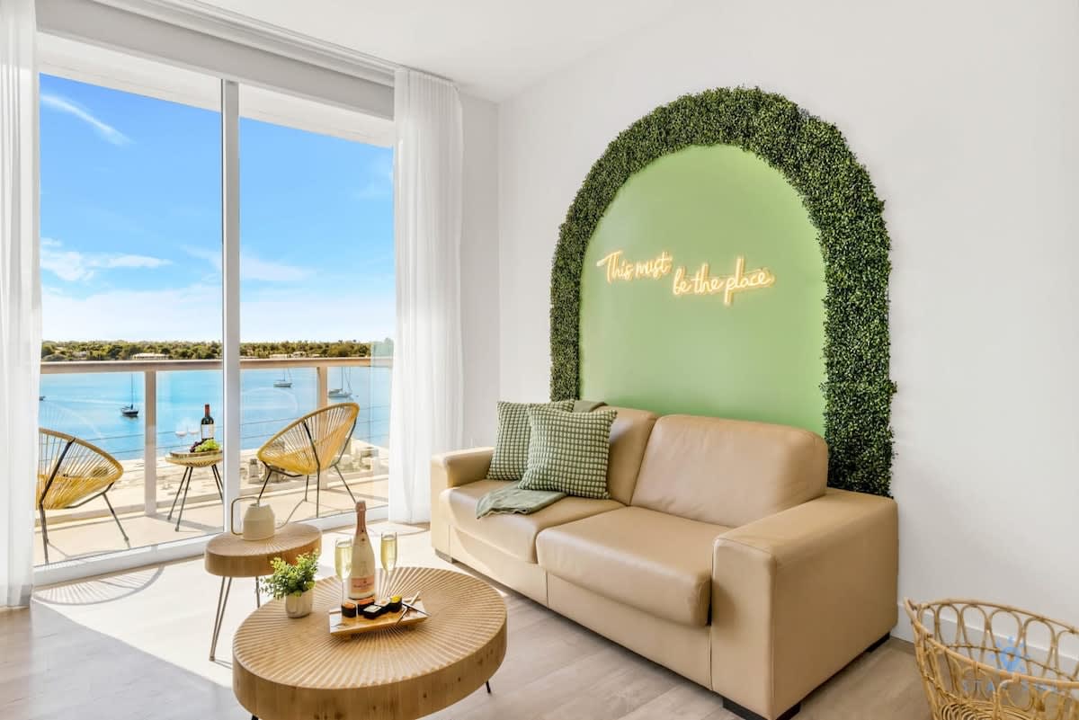 Hollywood Beach|Front Bay View  - Amazing Pool