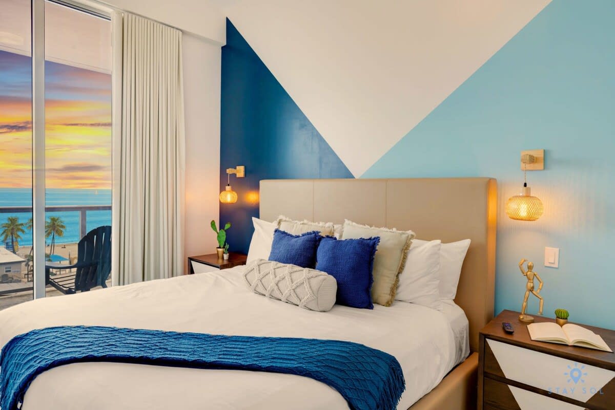 Ocean View Balcony– Rooftop Pool & Hot Tub+ Gym — Hollywood, FL — vacation rental