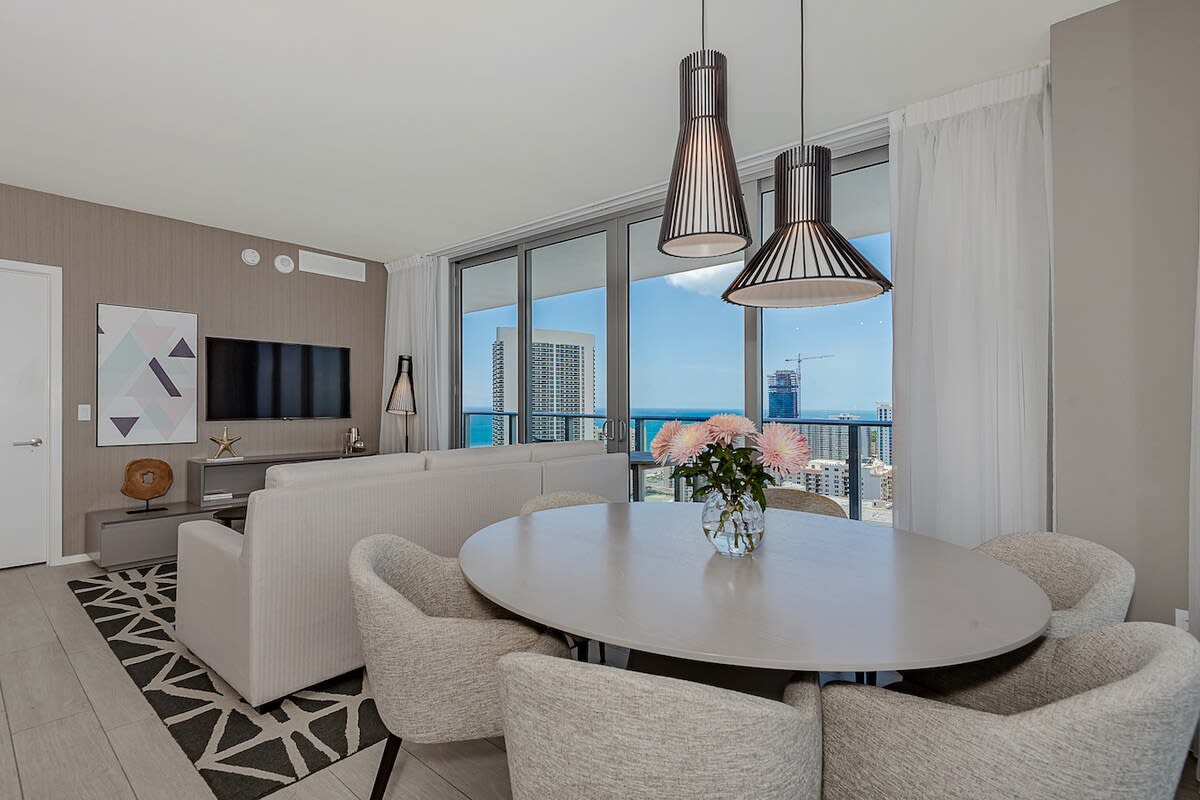 Luxury w/ stunning view |Balcony |Amazing Pools