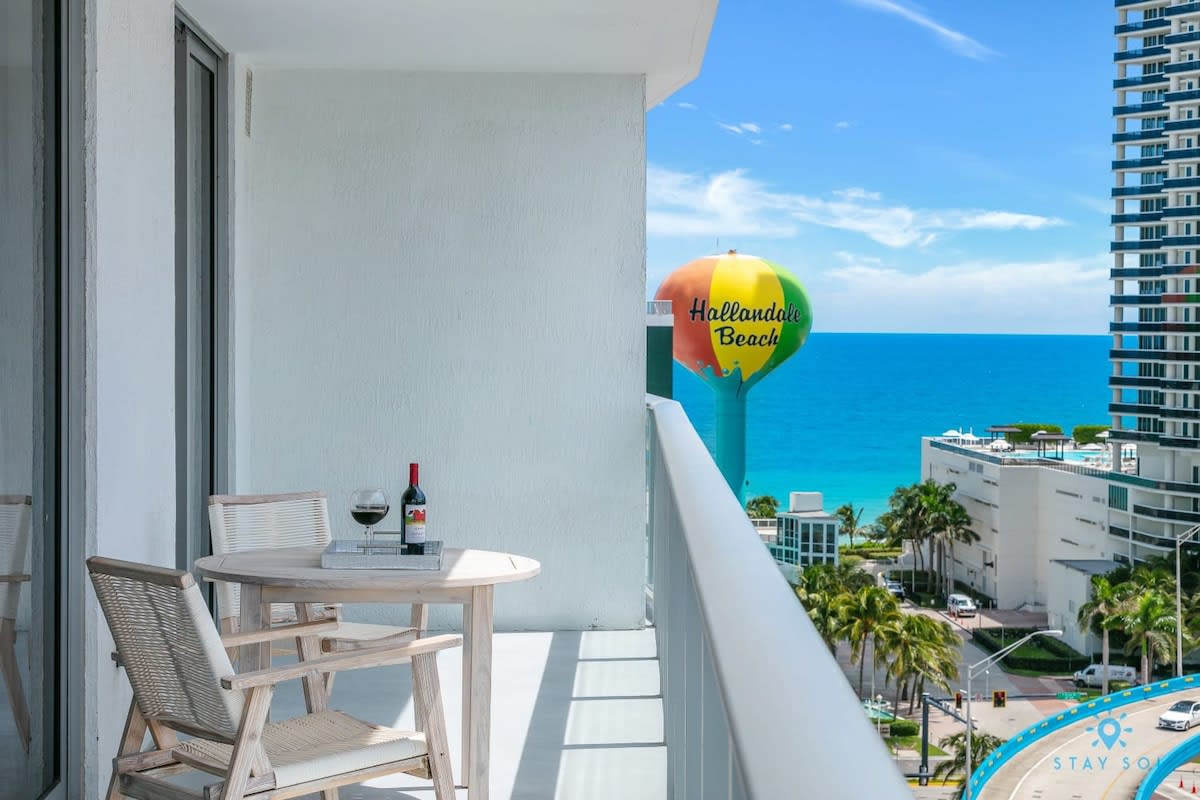 Corner Balcony:-Enjoy 360° Views+ Near Beach+ Pool