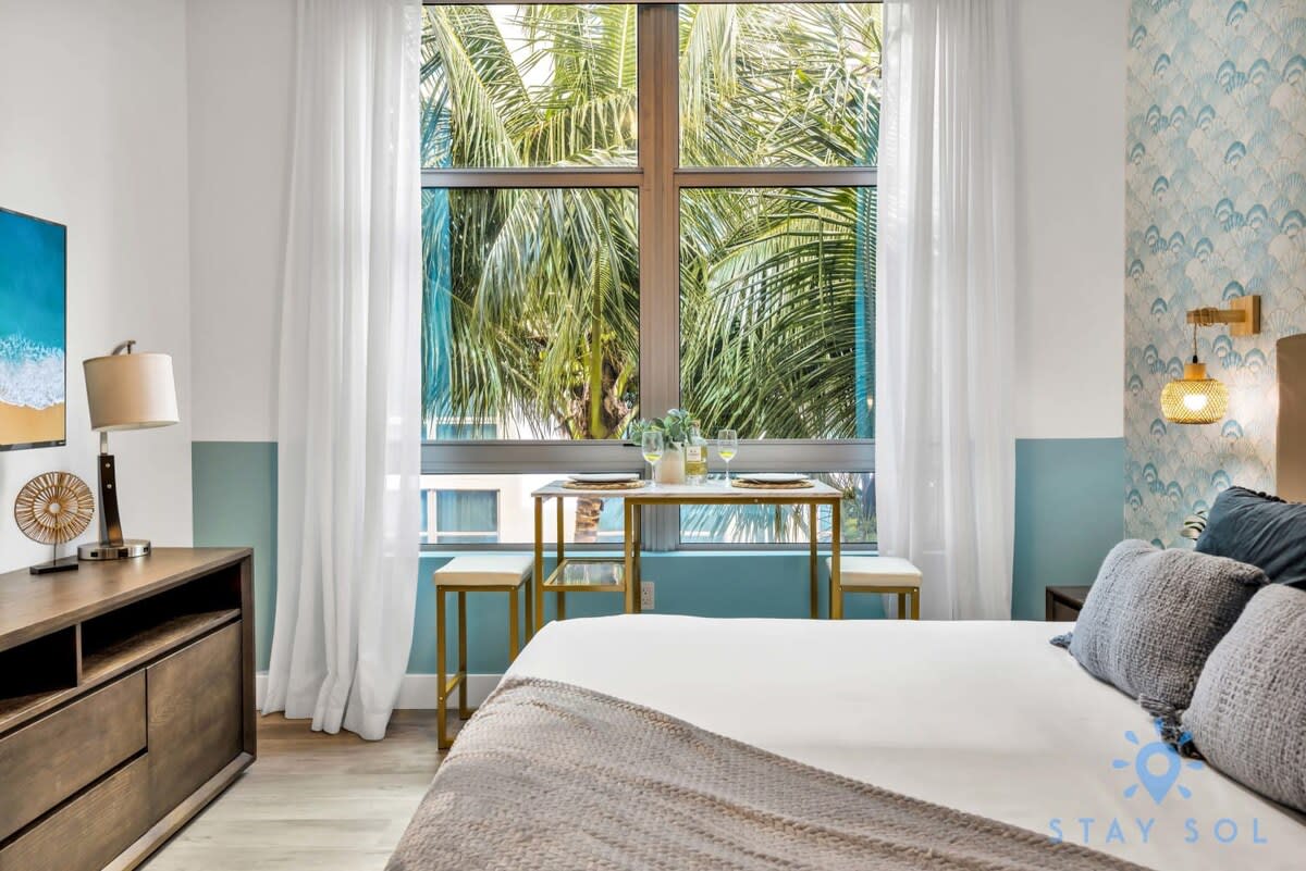 Best Stay|Rooftop Pool & Hot Tub+ Hollywood Beach — Hollywood, FL — vacation rental