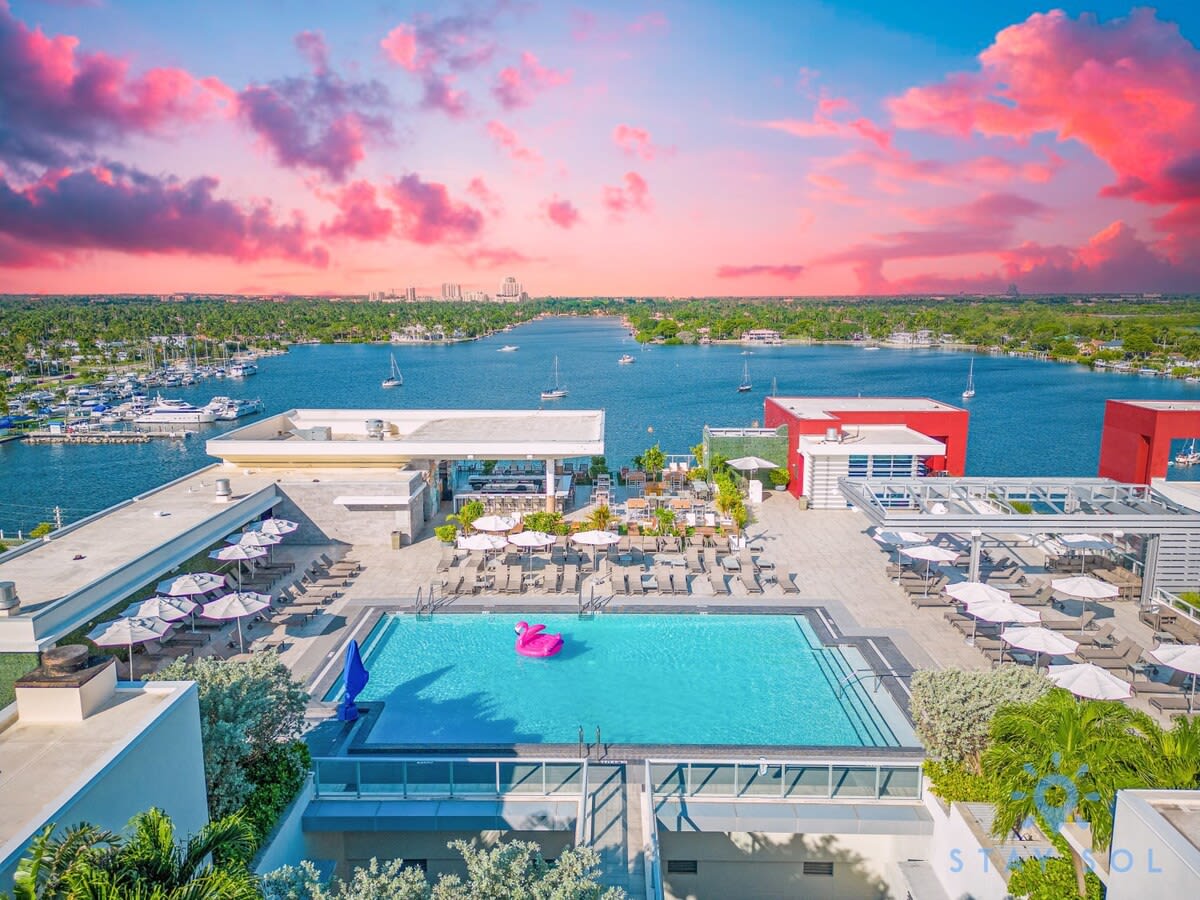 The Most Liked Homes| Hot tub & Unique Rooftop+Gym — Hollywood, FL — vacation rental