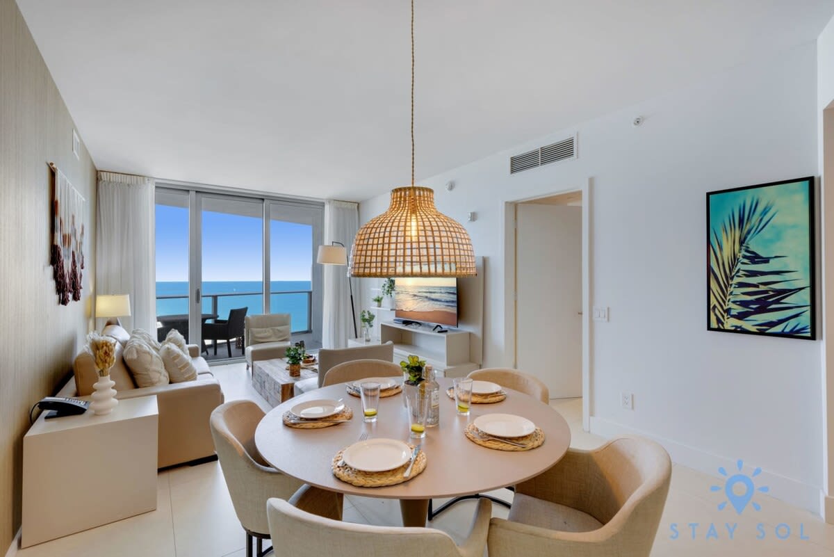 Insane Ocean View Balcony| Beachfront Resort+ Pool — Hollywood, FL — vacation rental