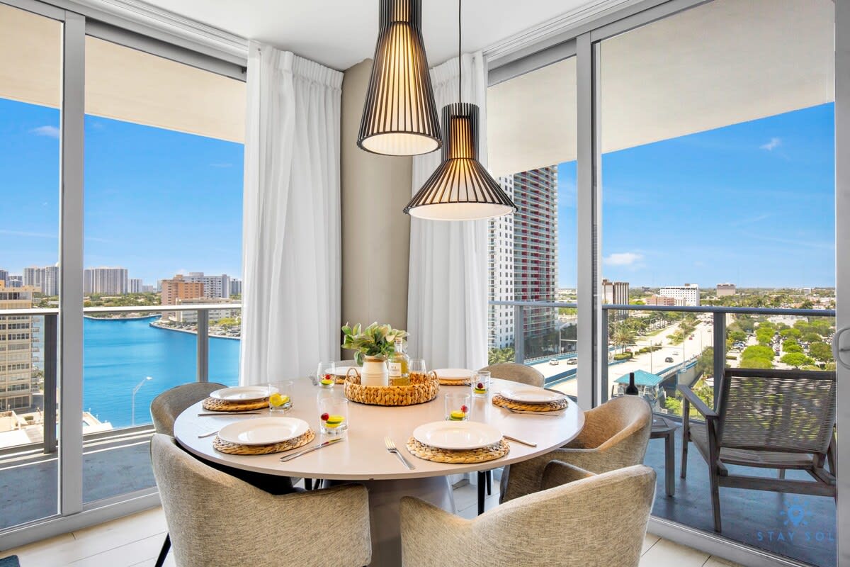 Very Chic| Front Intercostal View|Amazing Pools