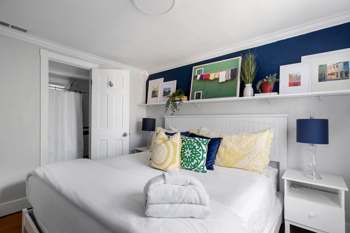 Bedroom #1: King Bed + En-suite