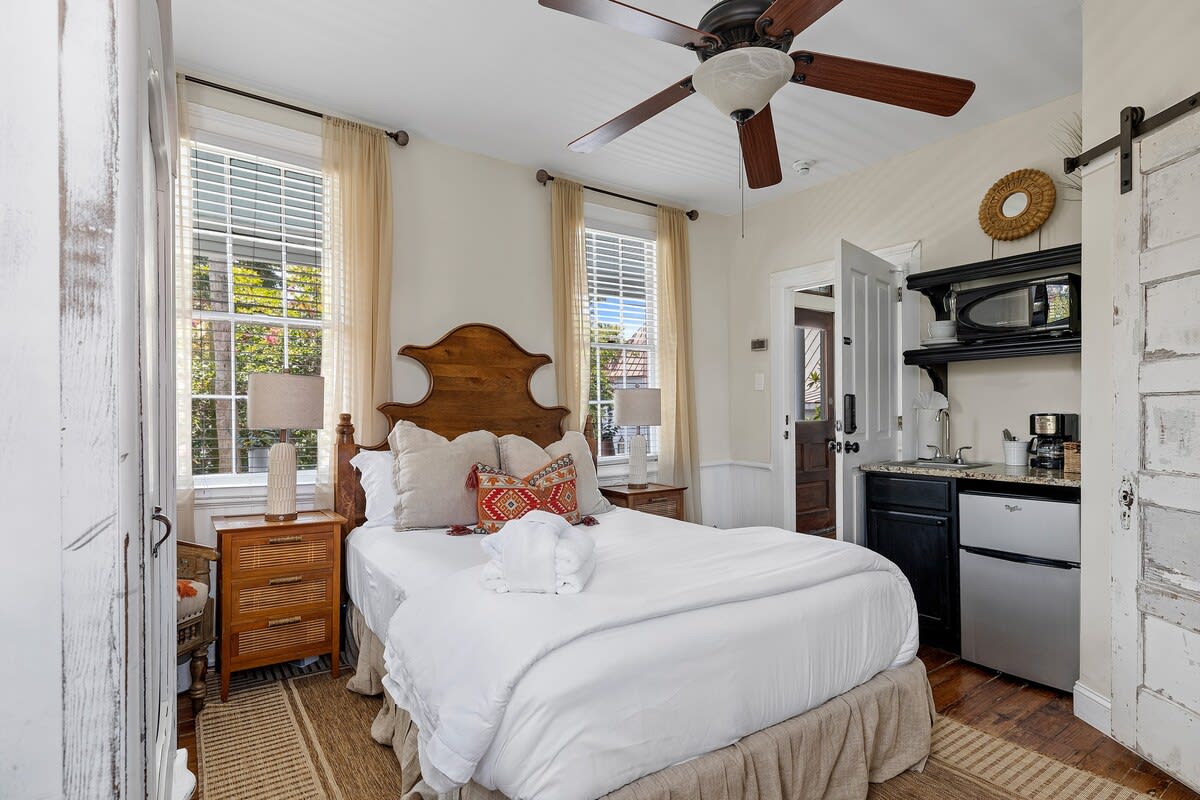Bedroom #2: Queen Bed + En-Suite + Kitchenette + TV + Ceiling Fan