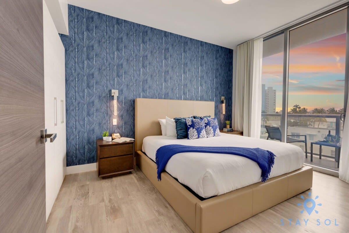 Lovely Apartment| Rooftop Pool| Balcony+ Gym
