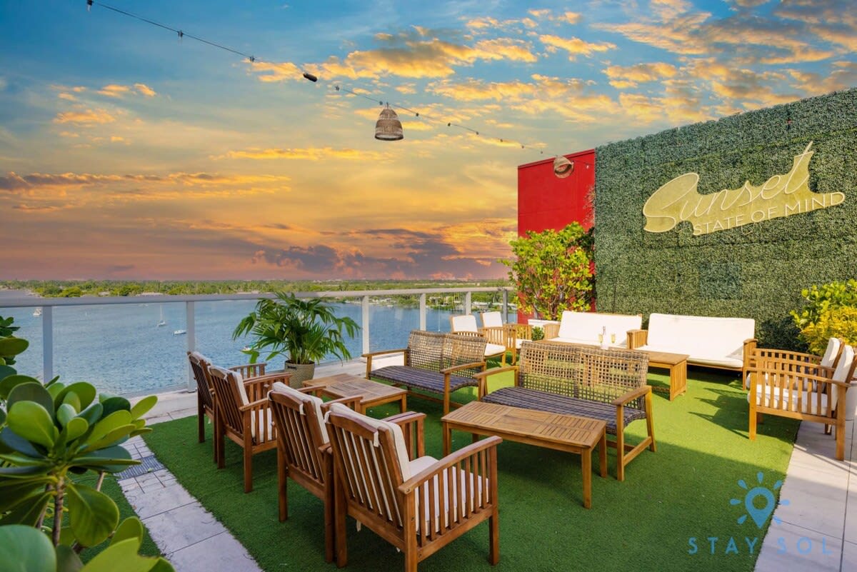 Rooftop Oasis Modern Apt Near Boardwalk  1BR — Hollywood, FL — vacation rental