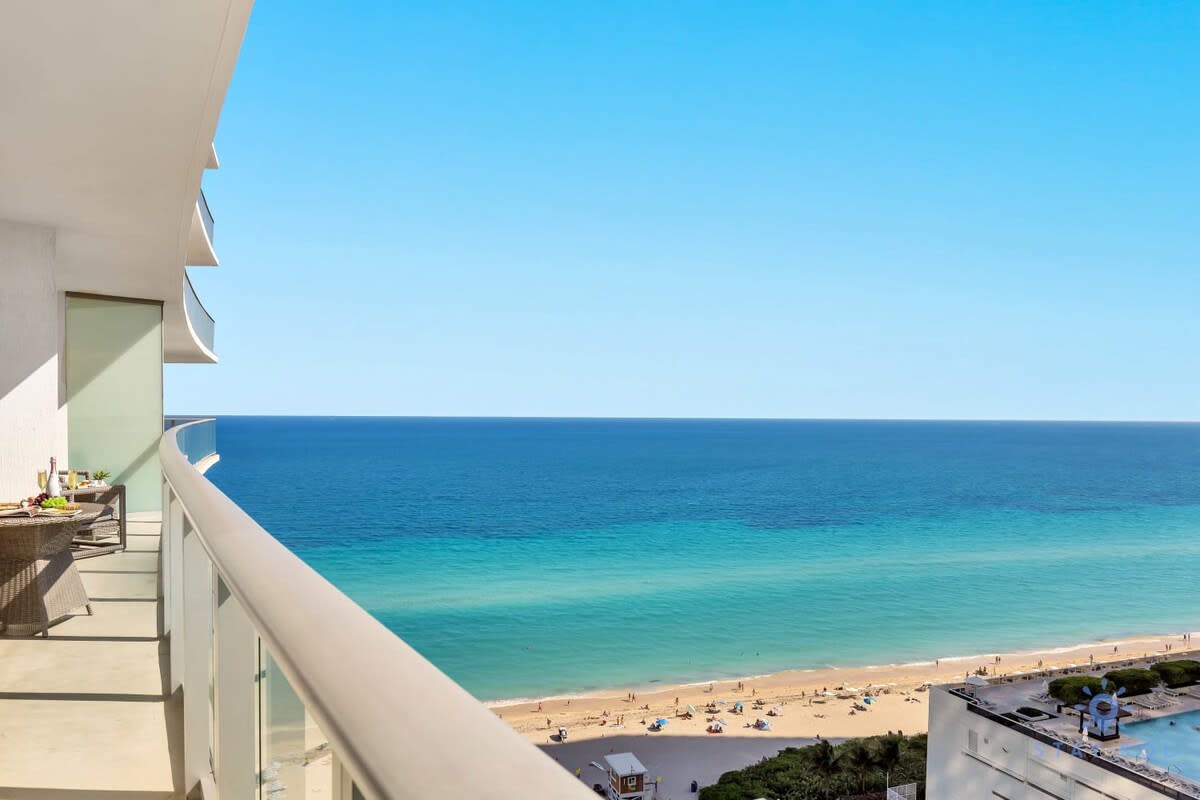 Hollywood Beach Retreat | Oceanview Resort