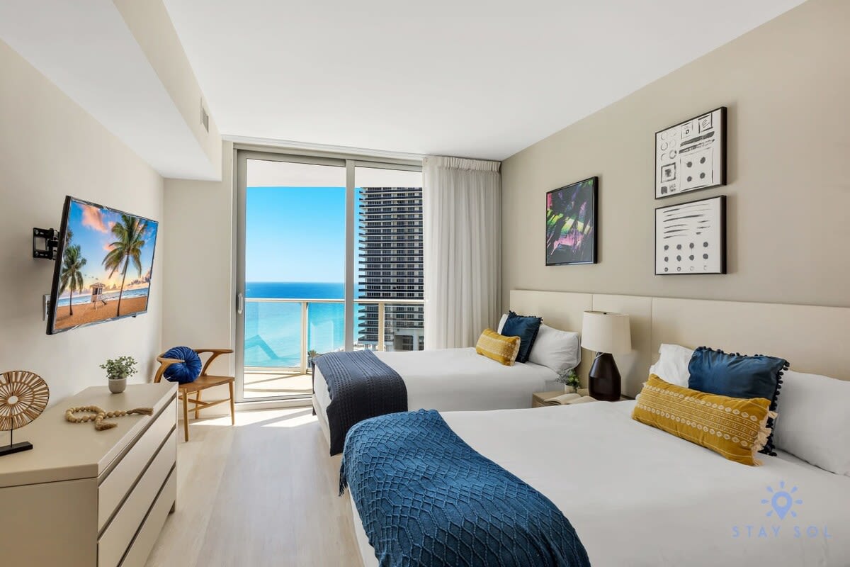 Hollywood Beach Retreat | Oceanview Resort