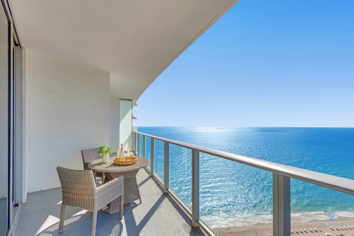 Insane Ocean View Balcony  Beachfront Condo Pool - Foto 1