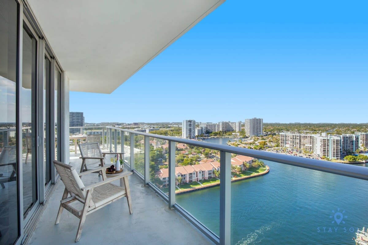 High Floor with Stunning Views  Amazing Pools