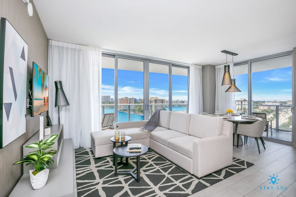 222 Enjoy 360° Views+ Near Beach+ Pool