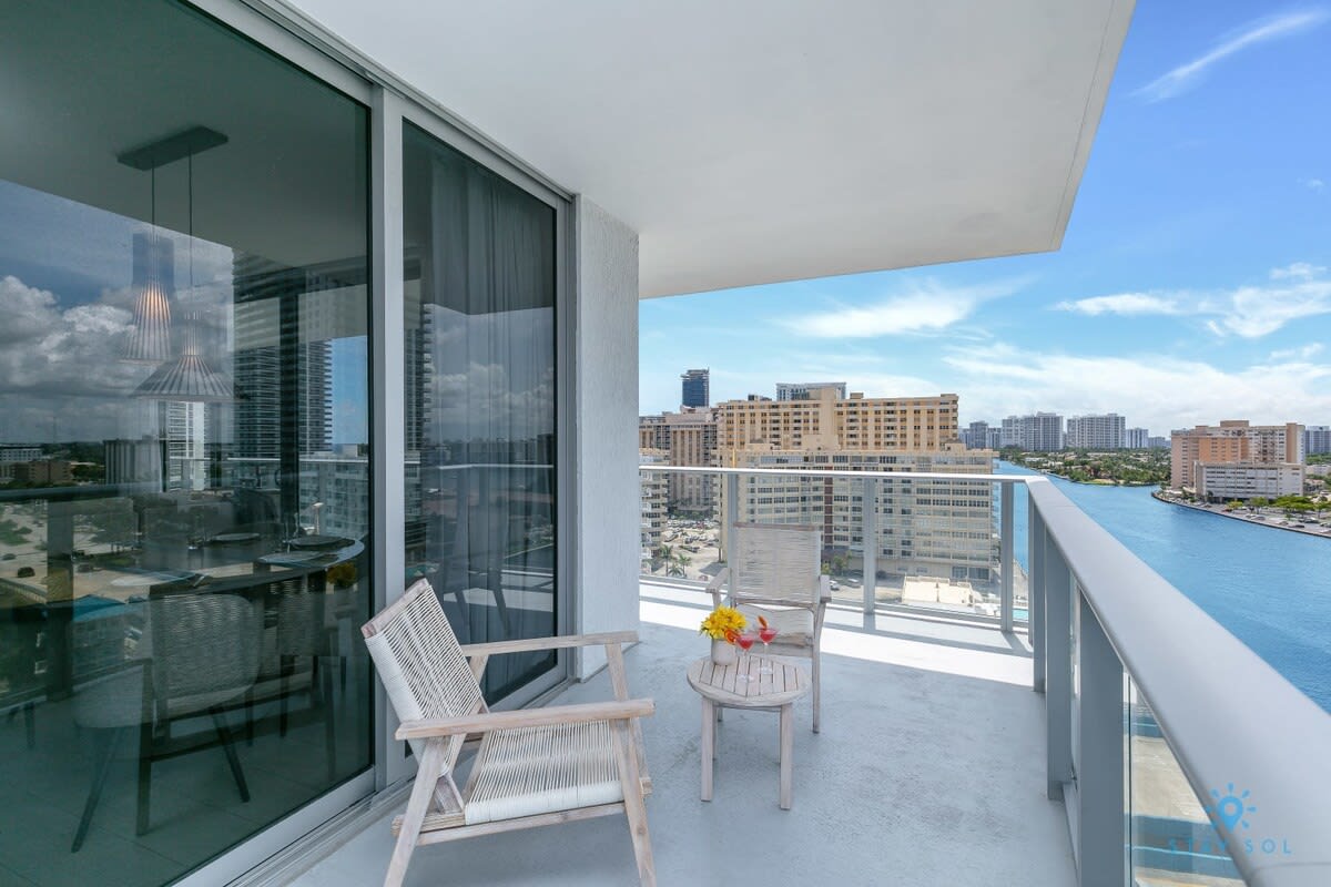 Cozy Apt - Corner Balcony w/360° Views