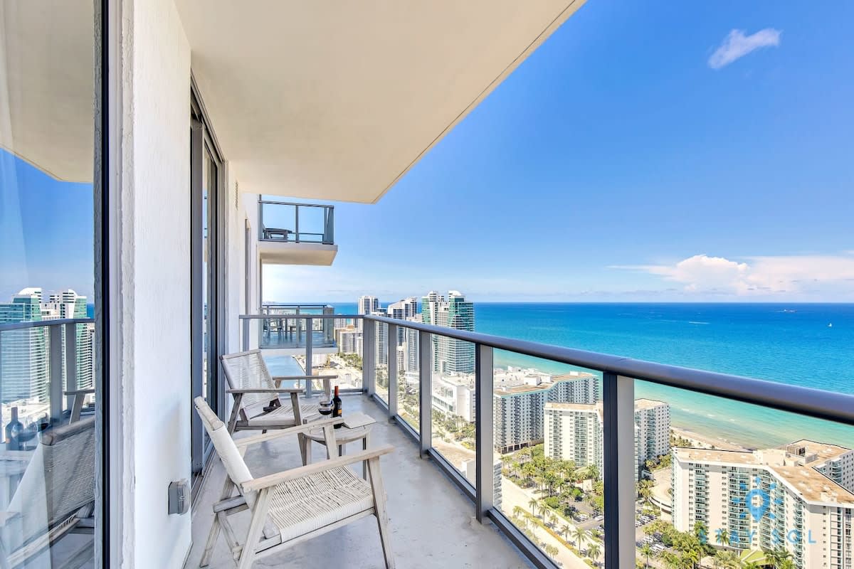 Oceanfront Balcony:  Endless Views+ Amazing Pools - Picture 1