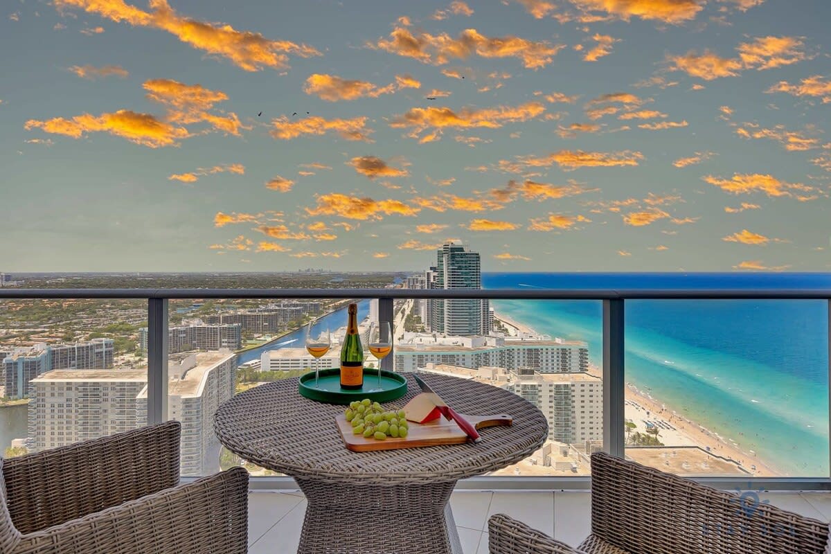 Insane Ocean View Balcony Beachfront Resort Pool — Hollywood, FL — vacation rental