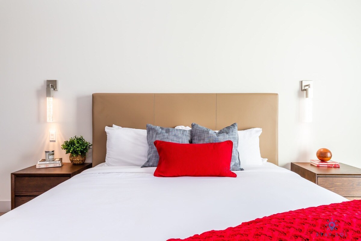 Cozy Studio| Steps from Hollywood Beach Broad–walk