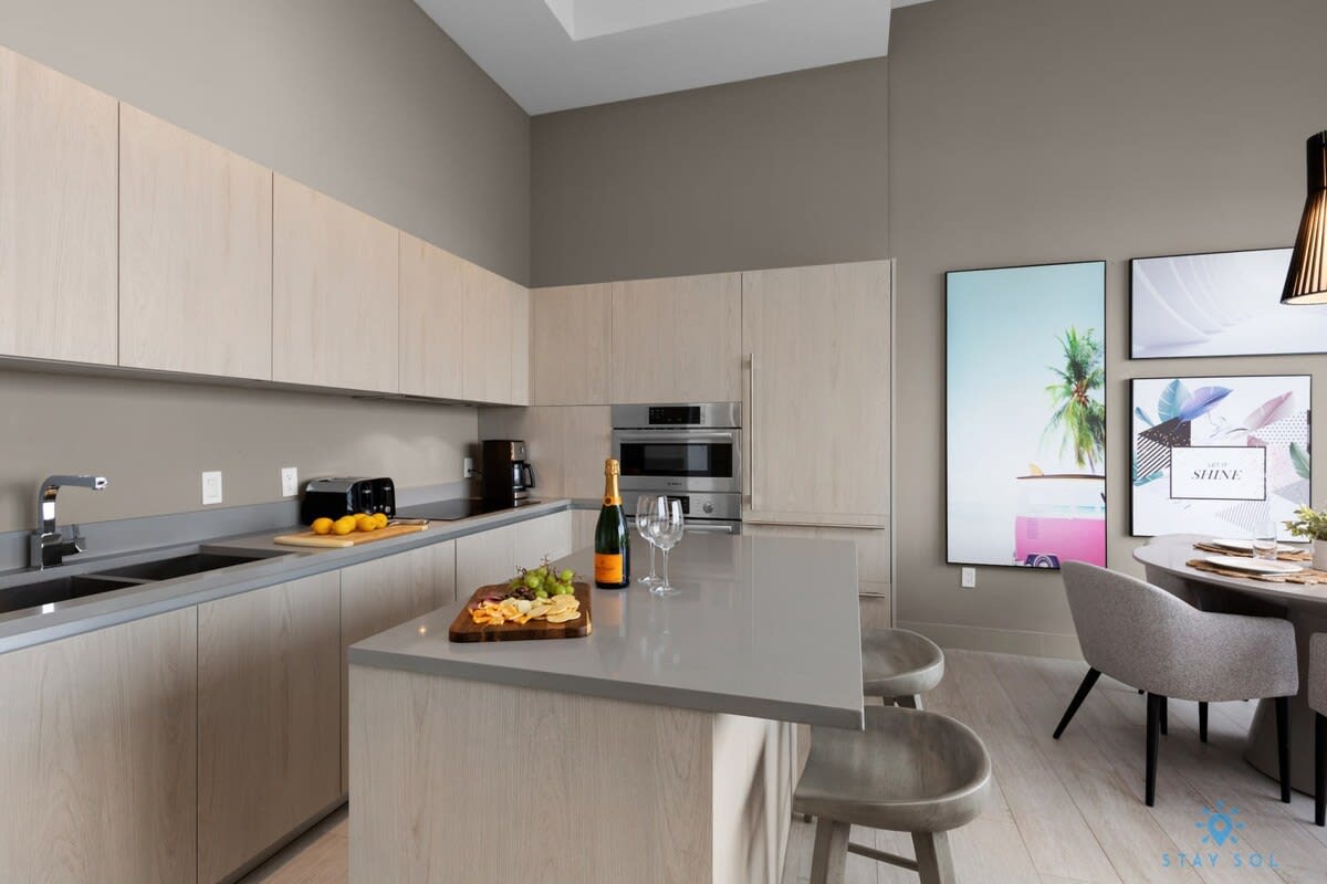 Stunning 1-Bedroom| Complementary Parking