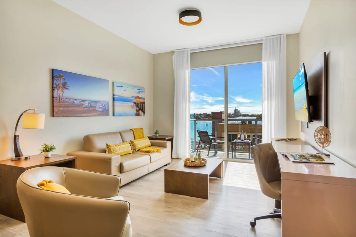 Front Bay View Terrace | Amazing Pool