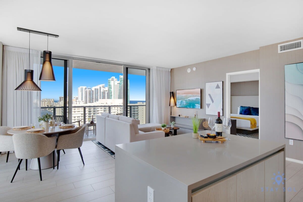 High Floor with Stunning Views | Amazing Pools