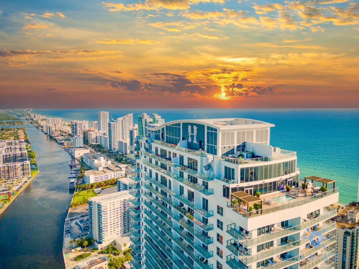 Oceanfront Balcony • Pools & Gym